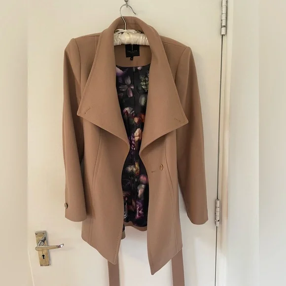 Ted Baker short coat - Picture 5 of 6